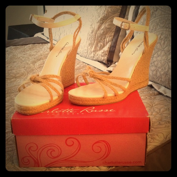 Size 8 wedge heels never worn in perfect condition