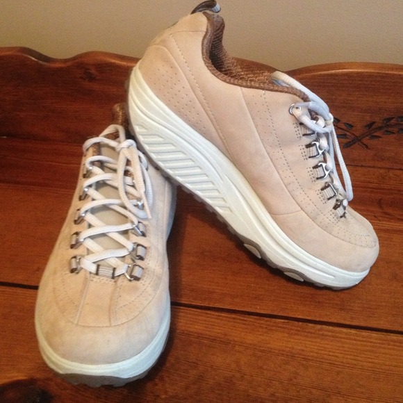 "REDUCED****Suede Skechers Shape-Ups