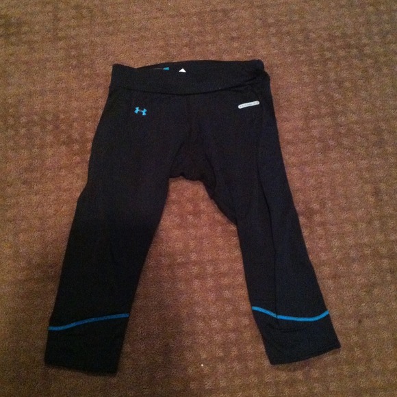 Under Amour stretch capris