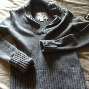 American eagle sweater