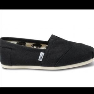 Black toms worn once size 8