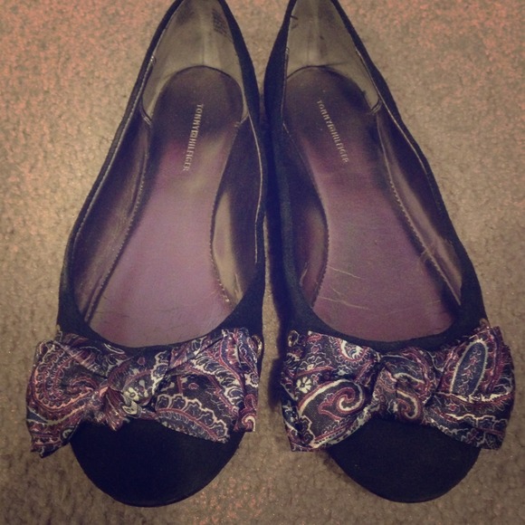 🔴SOLD🔴Tommy Hilfiger black flats