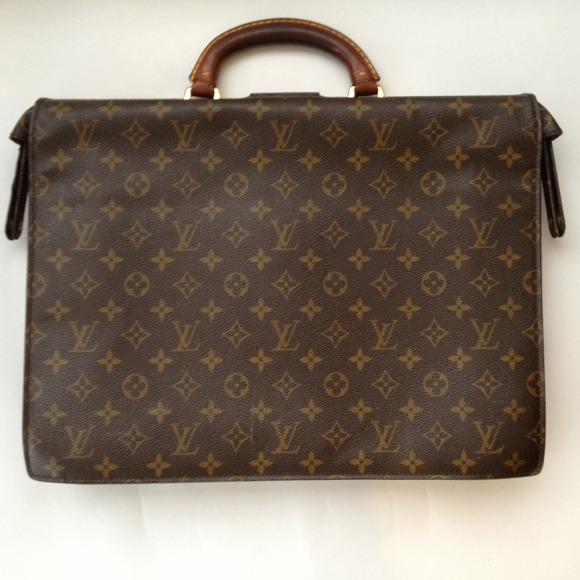$$$SOLD$$$ Authentic LV Monogram Serviette Fermoir - Picture 3 of 4