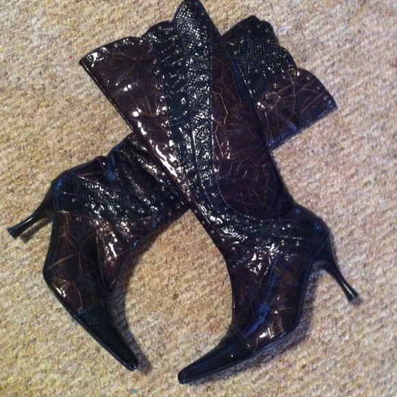 High heel boots