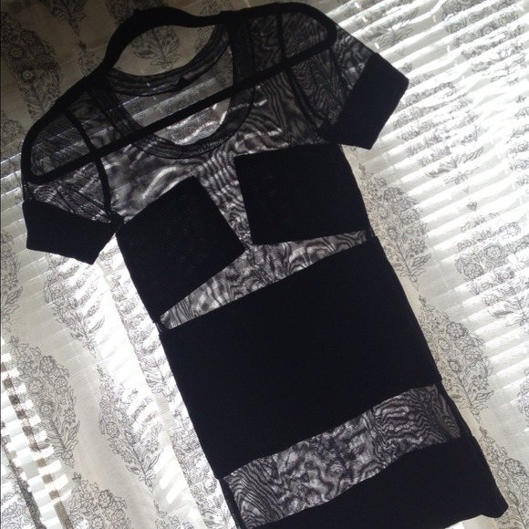 ✨SOLD in Bundle✨ Topshop Velvet & Mesh T-shirt - Picture 2 of 3