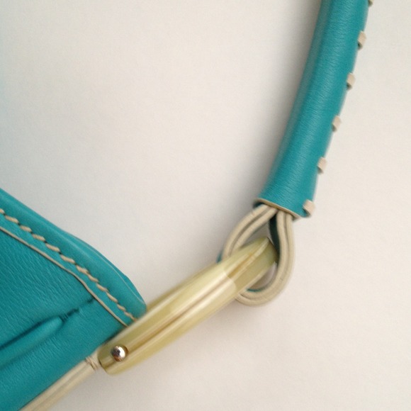 Authentic JP Tod's Turquoise Leather/Horn Hobo Bag - Picture 4 of 4