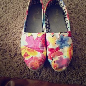 Womens size 10 Toms