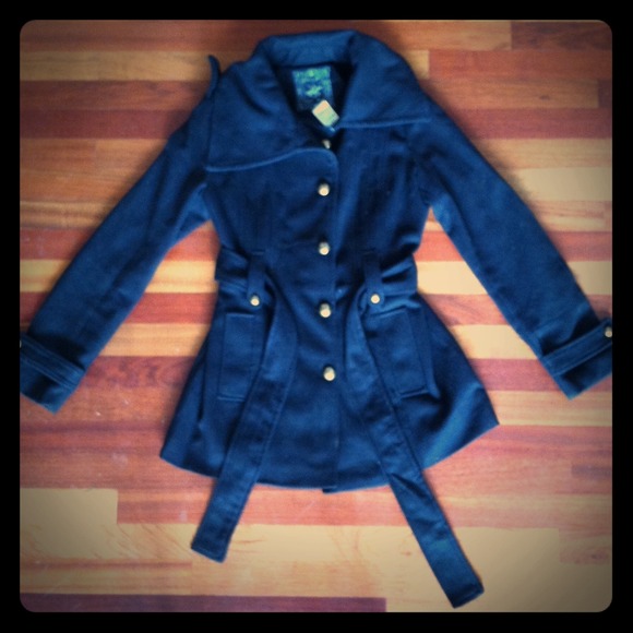 Black Vintage Coat! Ragstock size: medium! NWT!
