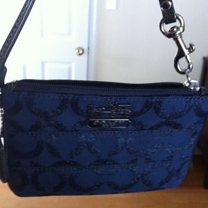 NWOT Coach wristlet
