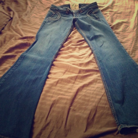 ❌SOLD❌bundle A&F shirts with Grass Denim Jeans!