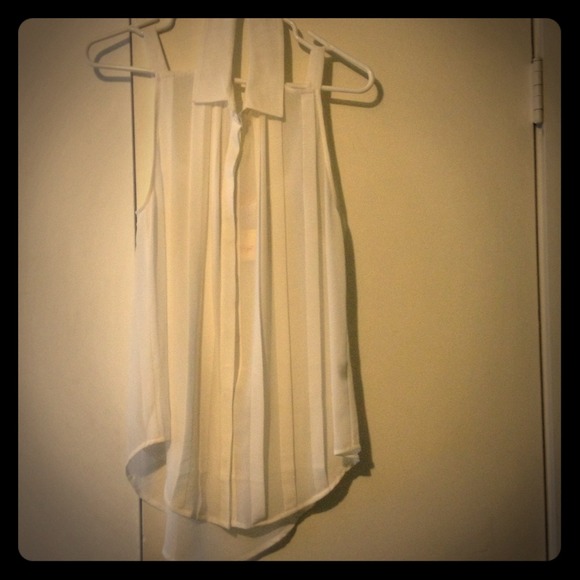 Foreign Exchange shoulder cutout top