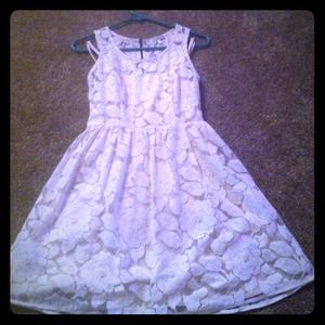 🚫Reserved🚫 White lace dress with exposed zipper❤