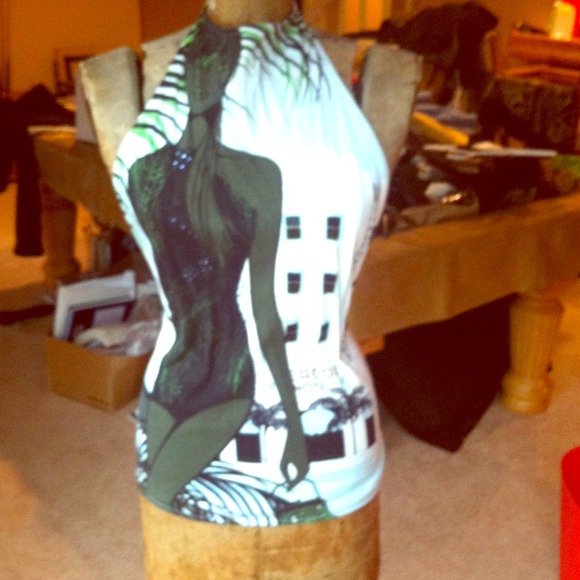 ✨Price reduced ✨One of a kind backless halter