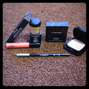 MAC BUNDLE!! **REDUCED**