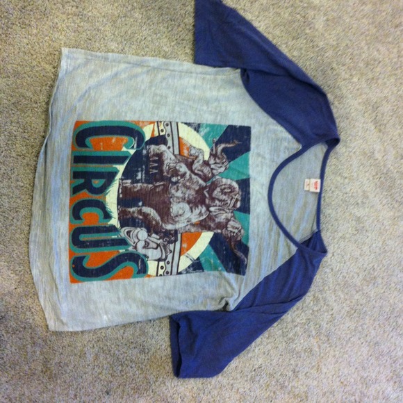 Mossimo Vintage looking Circus Shirt