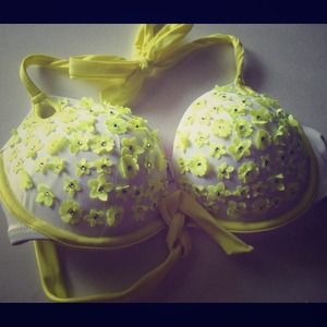 ❌Traded❌ 32B Victorias Secret Push Up Bikini