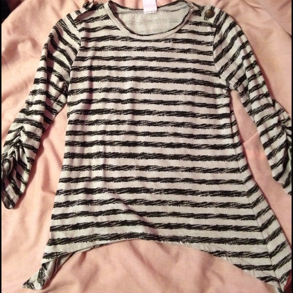 Striped crop child's shirt