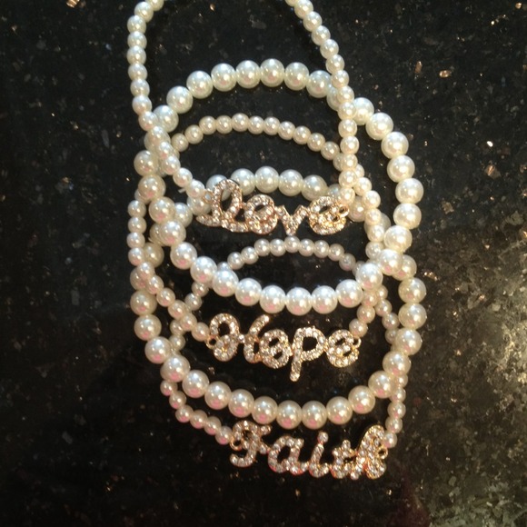 Sold out. Have gold in this only left. five strand - Picture 2 of 4