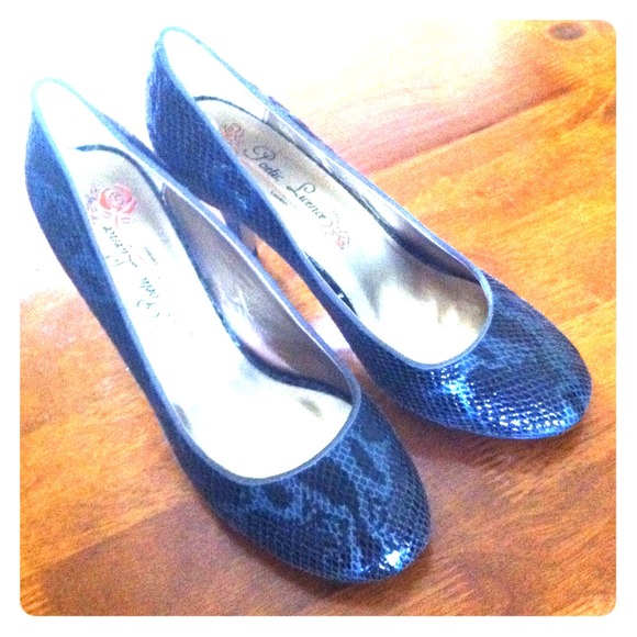 Size 7 1/2 poetic licence Snake skin high heels