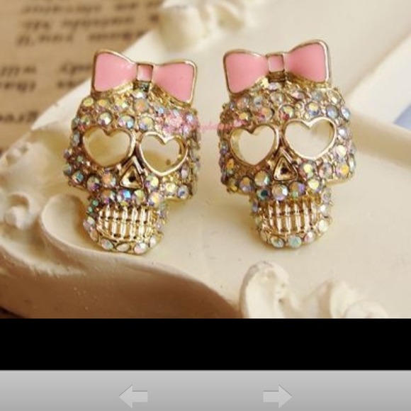 Ab crystal skull studs