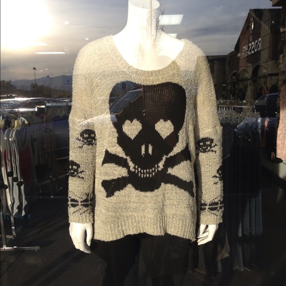 Sweaters - 💖💖New cute sweater💖💖