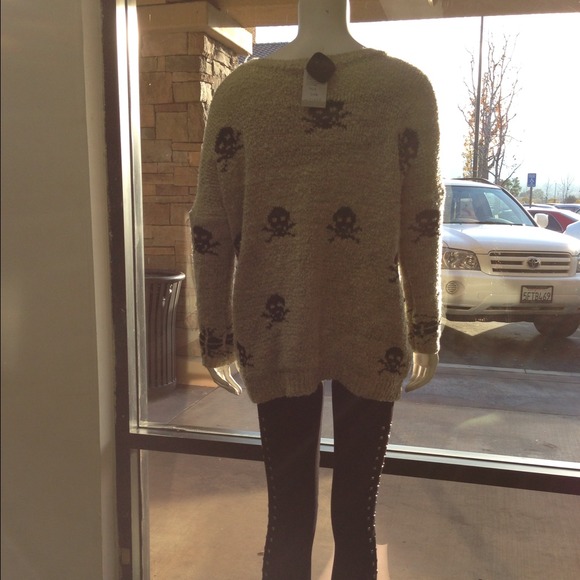 💖💖New cute sweater💖💖 - Picture 2 of 3