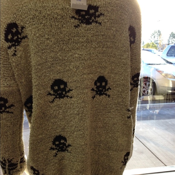 💖💖New cute sweater💖💖 - Picture 3 of 3