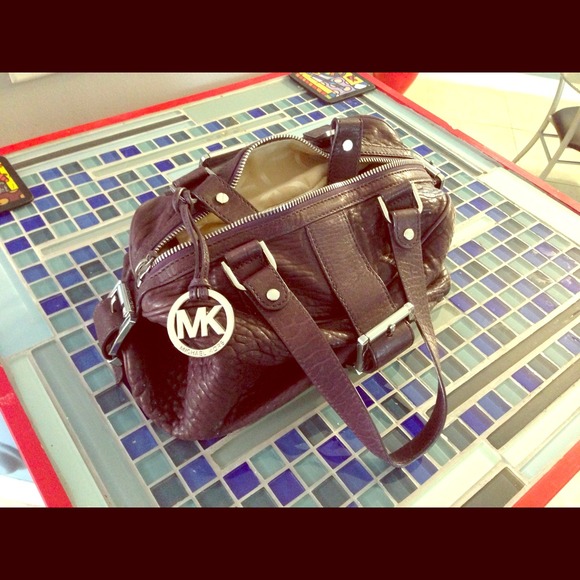 Michael Kors medium handbag (authentic)