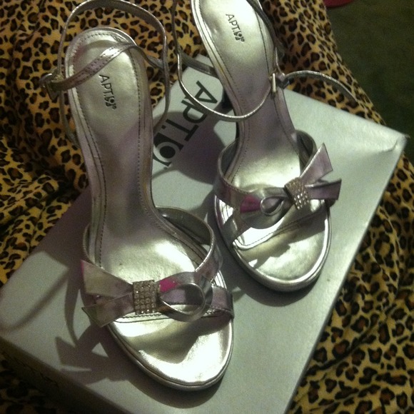 Silver heels💋