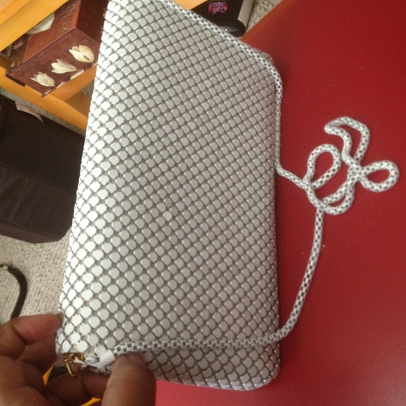 Vintage White Metal Mesh Clutch Handbag - Picture 4 of 4