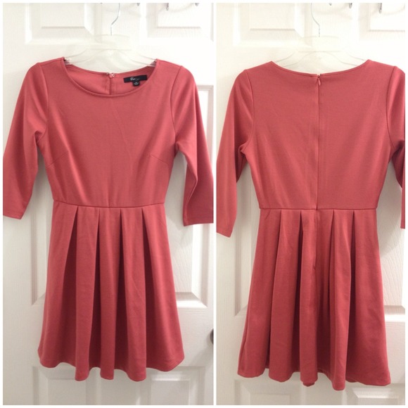 Coral mid sleeve dress