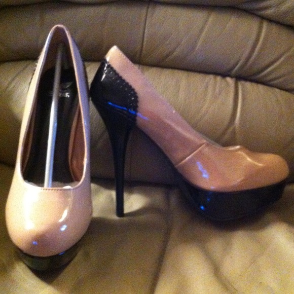 🌹SOLD🌹 Sheikh Taupe Patent/Black Patent