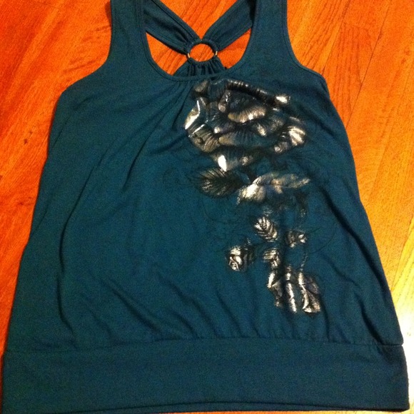 "SOLD to @rachelstamey101 "Summer top