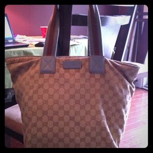 Gucci tote just listed!