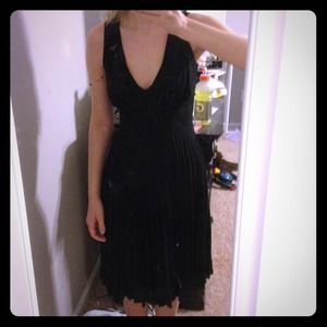 Bundle: Simple LBD & white casual ruffle front tee