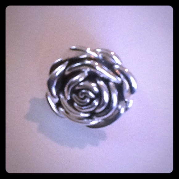 🔴SOLD🔴Sterling Silver Rose 🔴