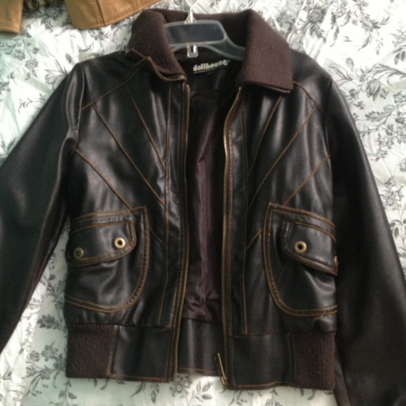 Jackets - Picture 3 of 4