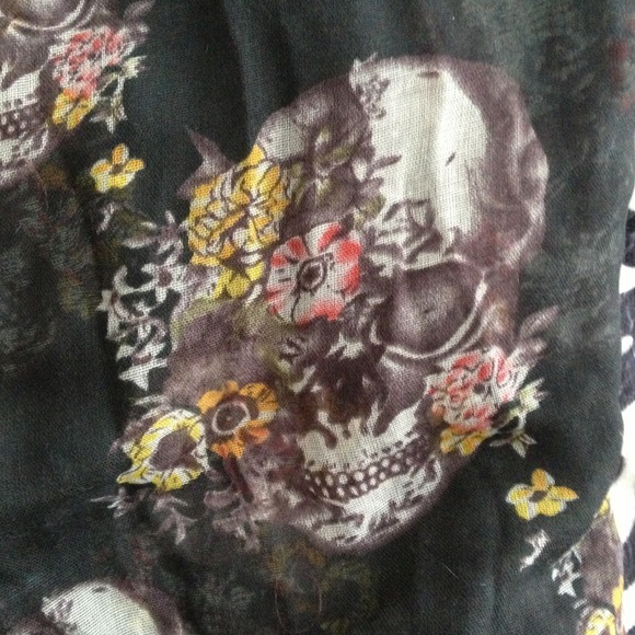 ❌Sold❌Floral skull scarf