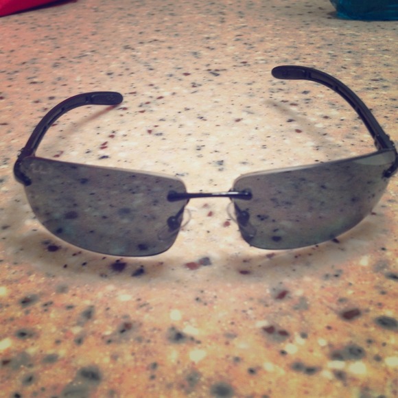 Super Lightweight Raybans in Great condition!