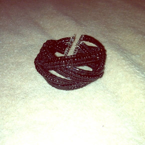 Black beaded bracelet