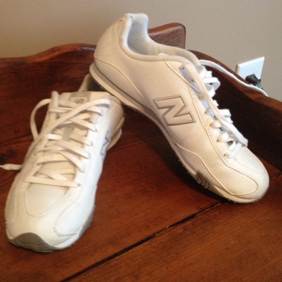New Balance tennis shoes