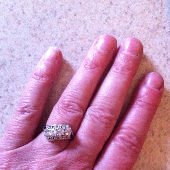 Fashion ring