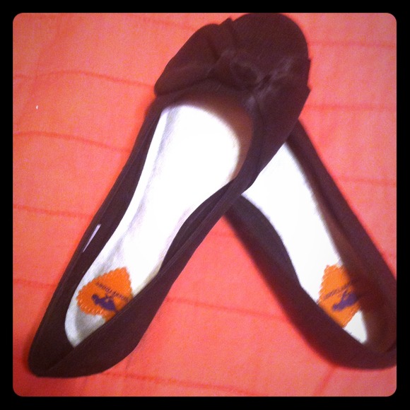 Black dress flats