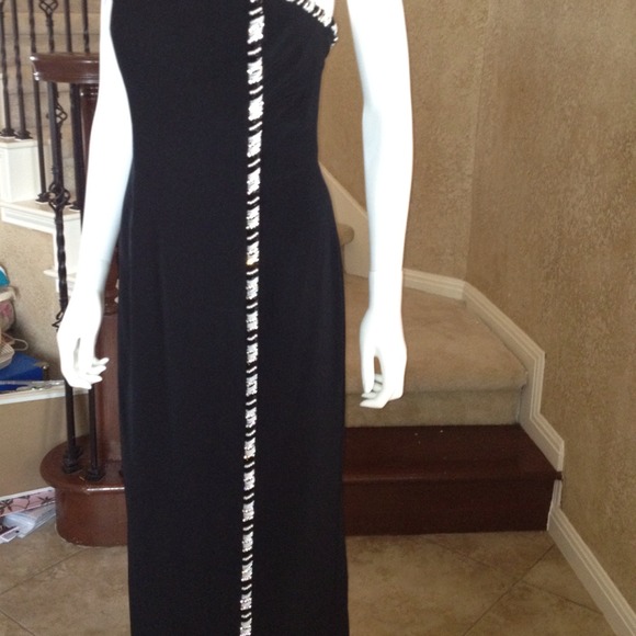 Eve gown - Picture 3 of 3