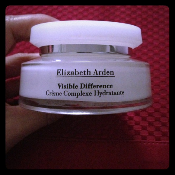 🚫RESERVED🚫Elizabeth Arden Visible Difference