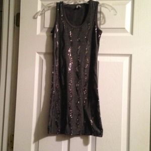⛔Sold⛔Sexy sequin grey tank