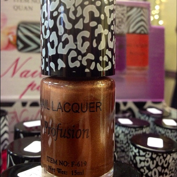 New nail lacquer by profusions