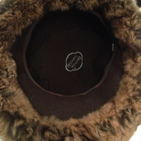 Boutique | Fur Brimmed Wool Hat w/ Organza Flowers - Picture 3 of 4