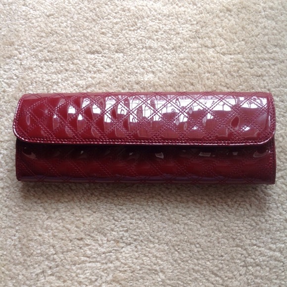 GAP clutch **reserved for luvoliviaa**