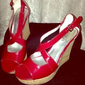 Guess red patent leather wedge